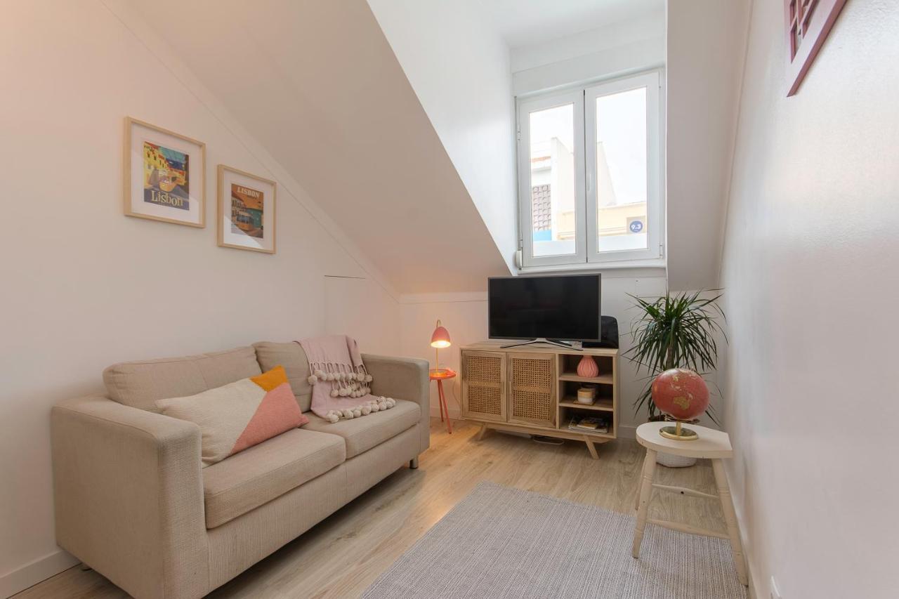 New Bright And Cozy Apartment In Graca Lisbon Luaran gambar