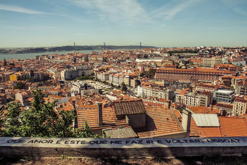 New Bright And Cozy Apartment In Graca Lisbon Luaran gambar